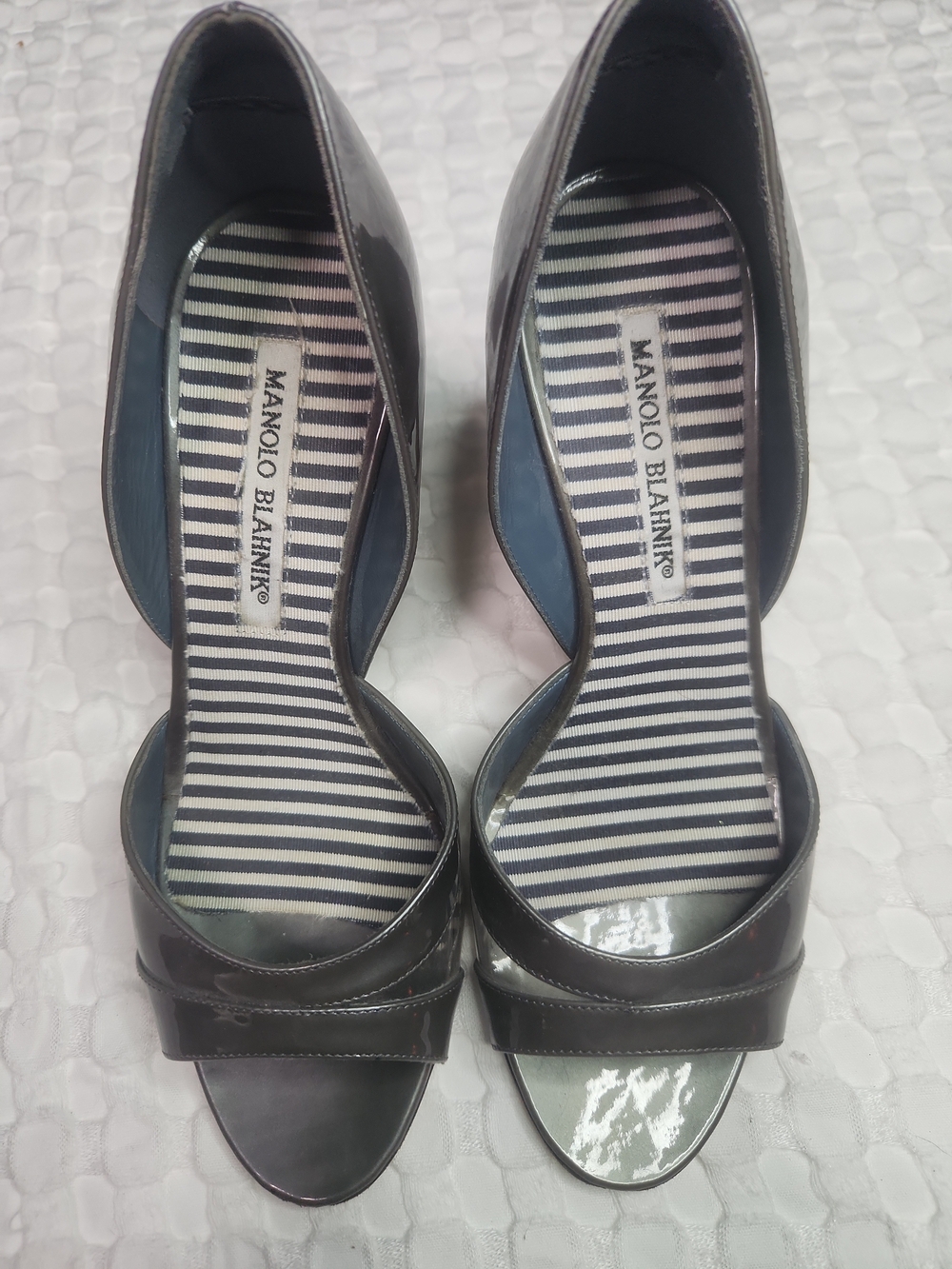 Manolo Blahnik Grey Patent Leather Open-Toe Pumps